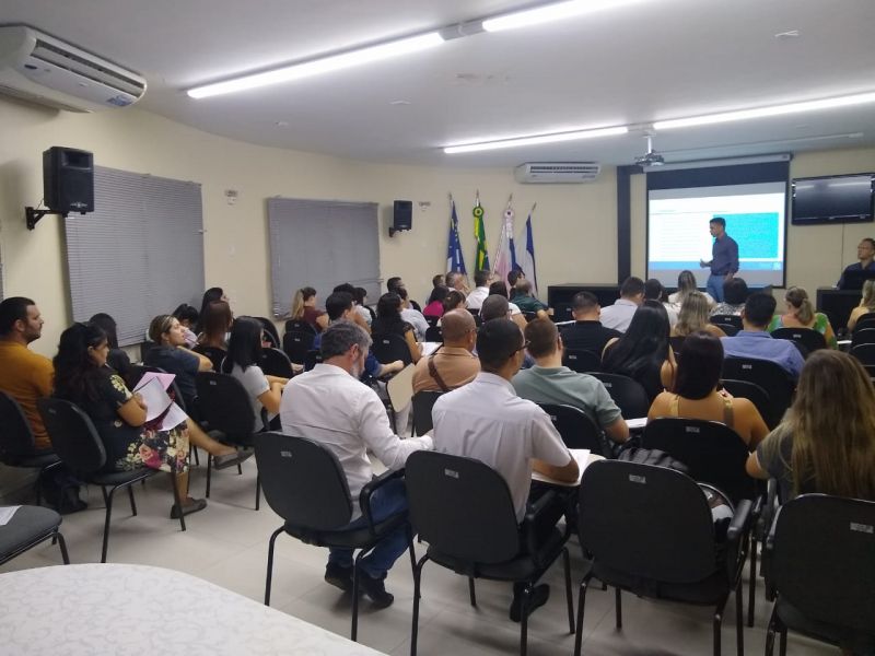 Palestra para esclarecimento de dúvidas referente a aplicação da legislação diante da enchente que afetou a cidade de Cachoeiro de Itapemirim